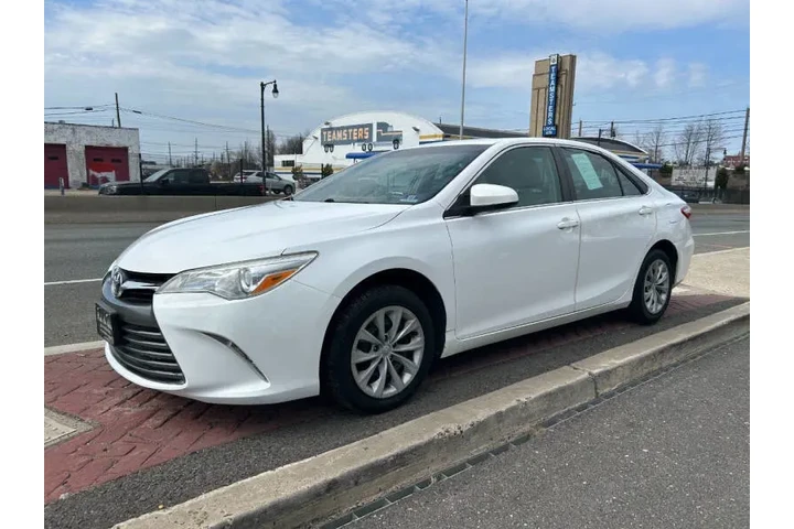 $8495 : 2015 Camry LE image 8