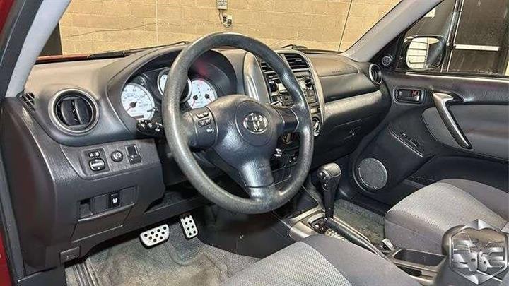 $7999 : 2005 RAV4 image 3