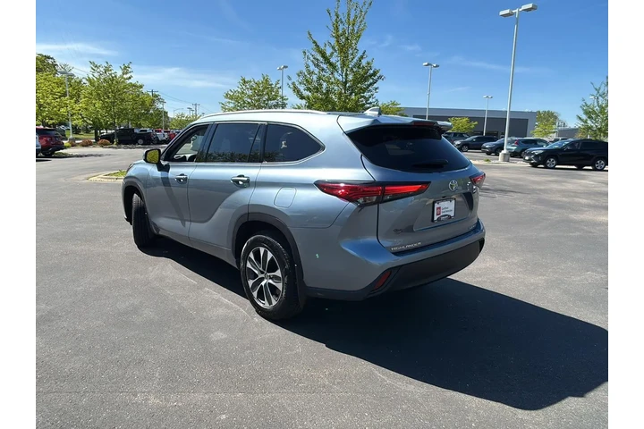 $37796 : 2022 Highlander XLE image 10