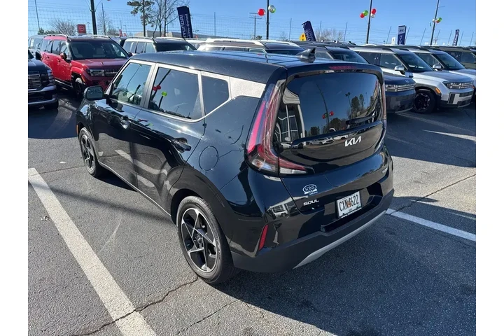 $17551 : Kia Soul 2023 EX 4dr Crossov image 8
