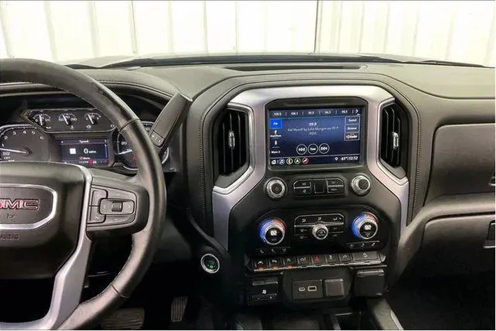 $29490 : GMC Sierra 1500 2019 4x4 SLT image 6