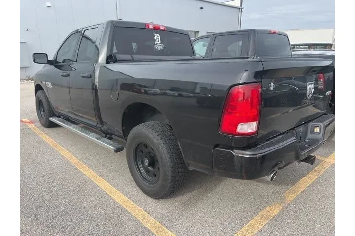 $19827 : Ram 1500 2017 4x4 Express 4d image 6