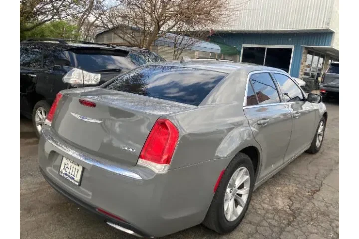 $13500 : 2018 300 Touring image 9