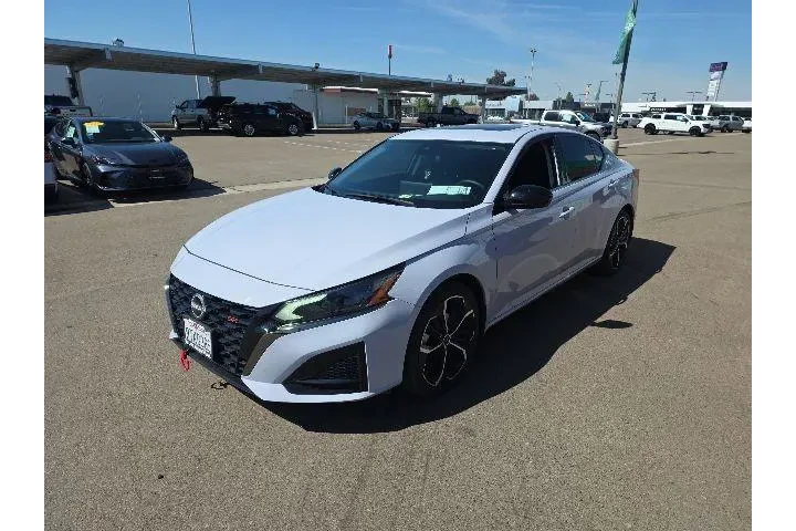 $24500 : Nissan Altima 2025 2.5 SR 4d image 3