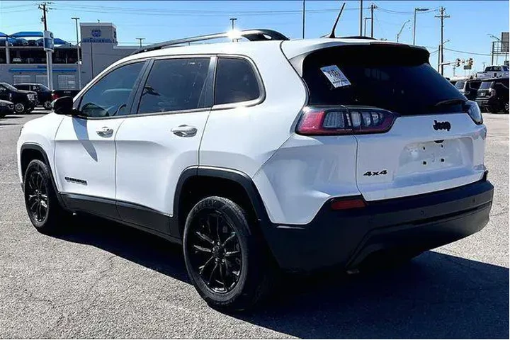 $24516 : Jeep Cherokee 2023 4x4 Altit image 3