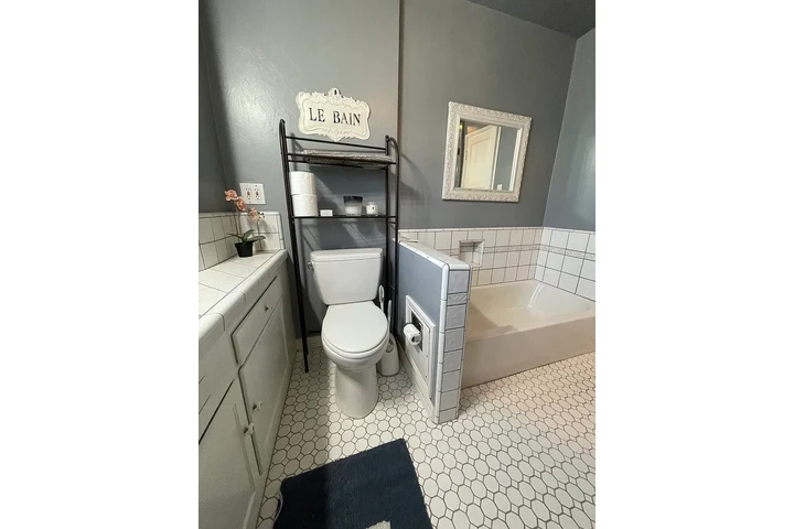 $1200 : Van Nuys Renta image 8