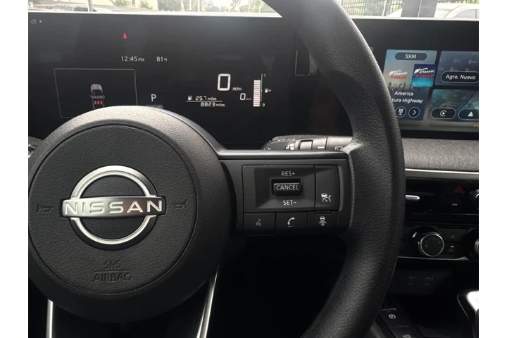 2025 Kicks SV image 10