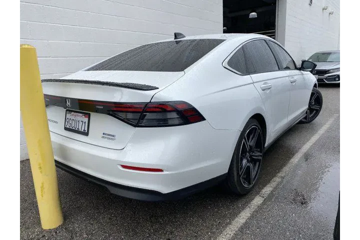 $27881 : Honda Accord Hybrid 2023 Spo image 2