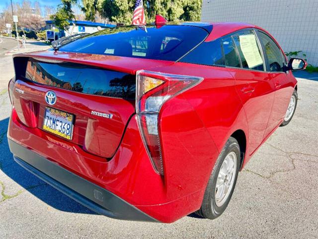 $18995 : 2016 Prius Two image 8