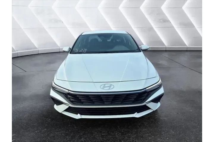 $23995 : Hyundai ELANTRA Hybrid 2024 image 1