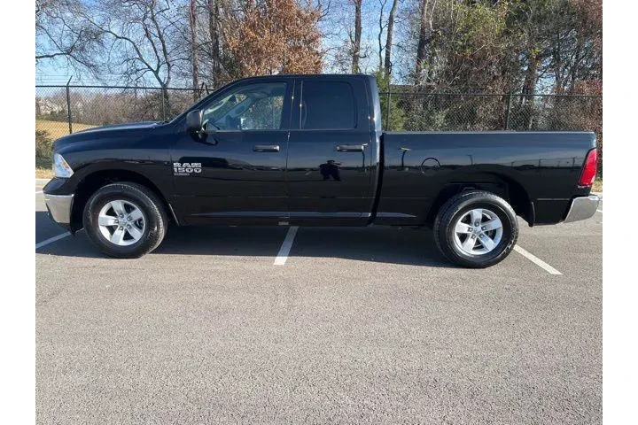 $29953 : Ram 1500 Classic 2024 4x4 SL image 2