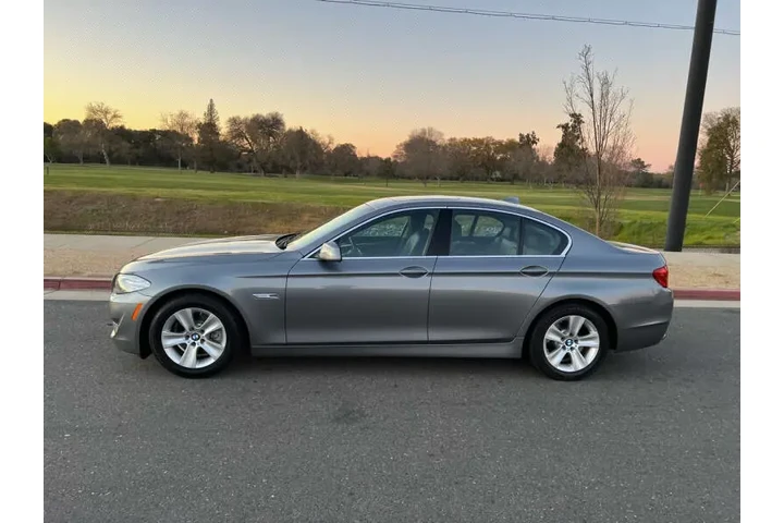 $11495 : 2011 BMW 5 Series 528i image 3