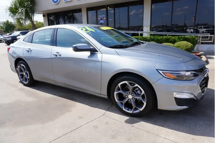 $18988 : Chevrolet Malibu 2024 LT 4dr image 1