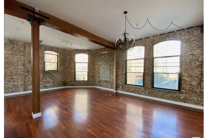 $1000 : 1 bed, 1 bath image 2