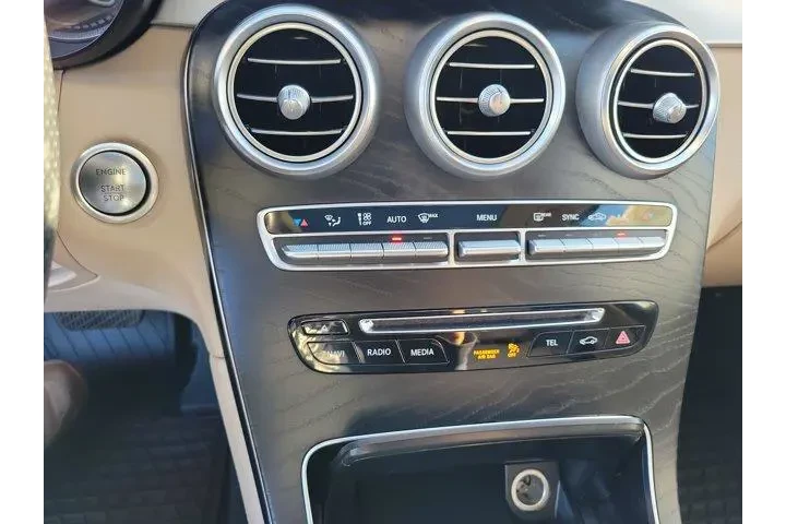 $15000 : Mercedes-Benz GLC 2016 GLC 3 image 9