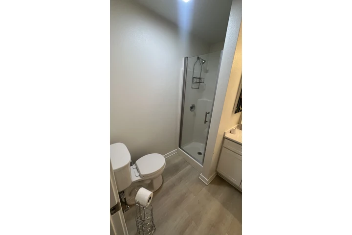 $1200 : Cuarto en renta entrada privad image 9