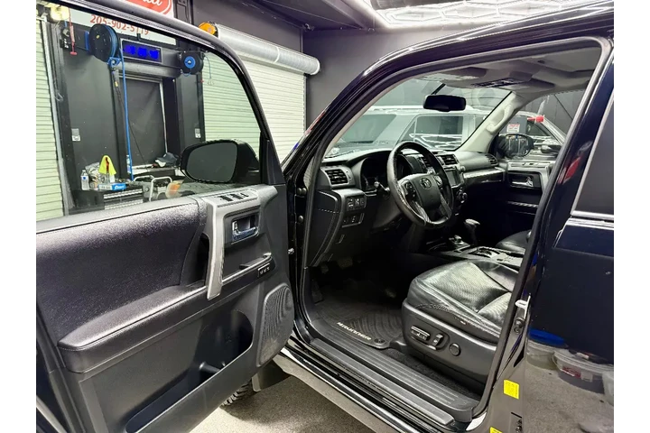 $17995 : 2016 4Runner image 9