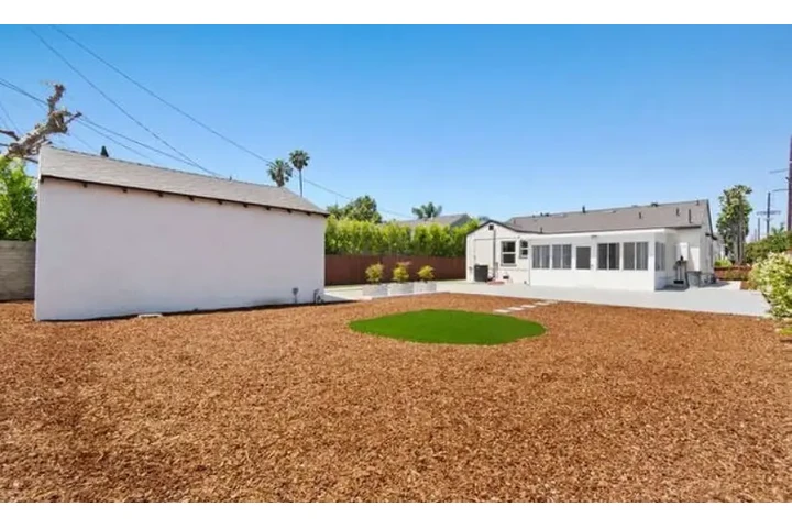 $2500 : 3Bed 2Bat Home in W Adams Blvd image 8