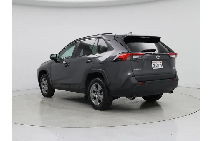$29998 : Toyota RAV4 2024 AWD XLE 4dr image 2