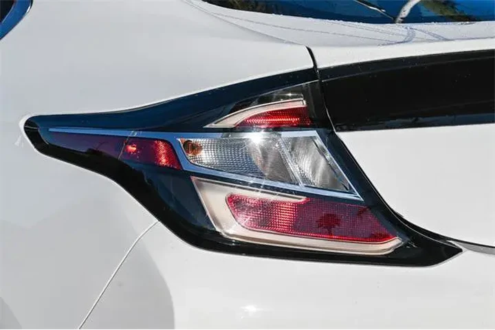 $13000 : Chevrolet Volt 2019 LT 4dr H image 9