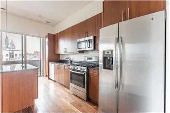$4395 : Rental property with 3 bedro image 2