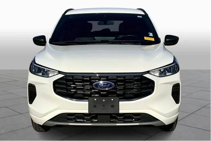 $25957 : Ford Escape 2024 ST-Line 4dr image 3