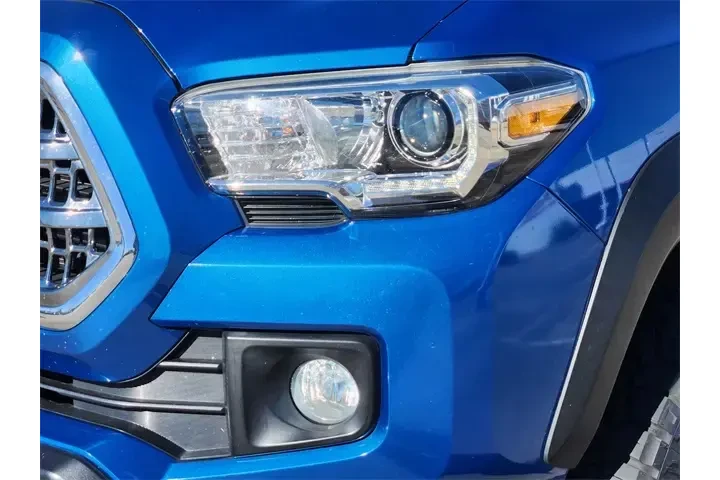 $26899 : Toyota Tacoma 2017 4x4 TRD P image 9