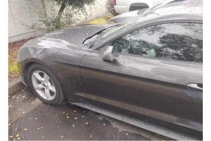 $16988 : Ford Mustang 2018 EcoBoost 2 image 2