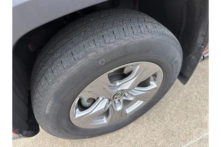 $32931 : Toyota RAV4 Hybrid 2023 AWD image 2