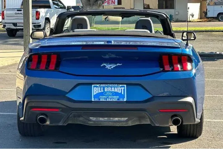 $29743 : Ford Mustang 2024 EcoBoost P image 7