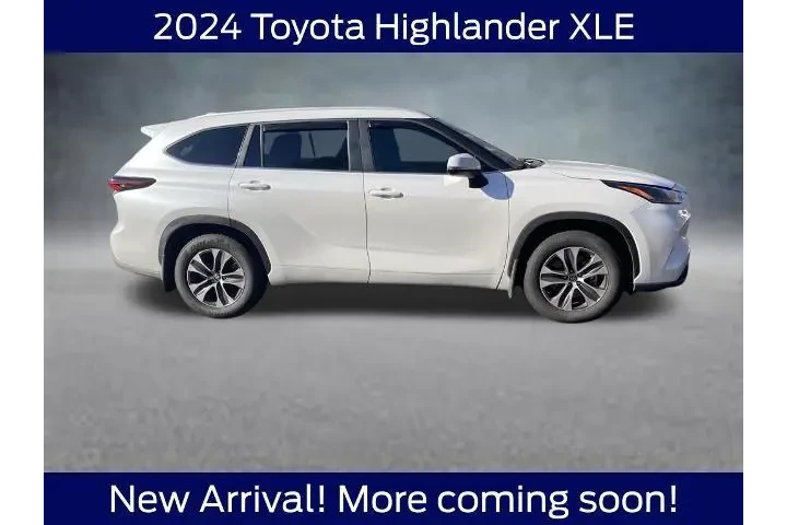 $39000 : Toyota Highlander 2024 LE 4d image 1