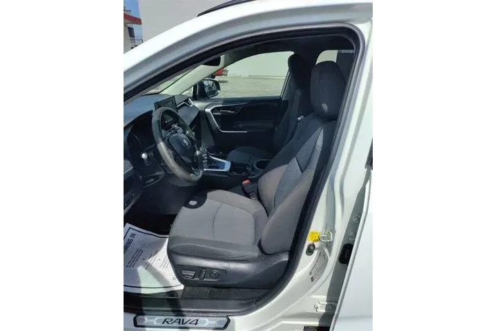 $20888 : Toyota RAV4 2021 XLE 4dr SUV image 5