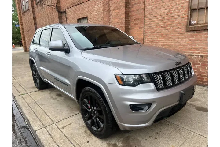 $18000 : 2017 Grand Cherokee Altitude image 10