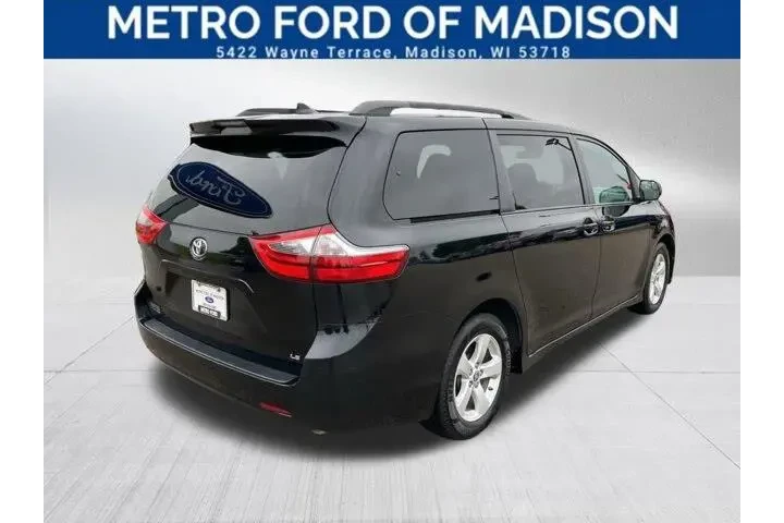 $24995 : Toyota Sienna 2020 LE 7-Pass image 8