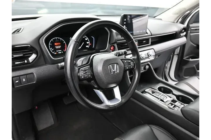 $33991 : Honda Pilot 2023 AWD Touring image 8