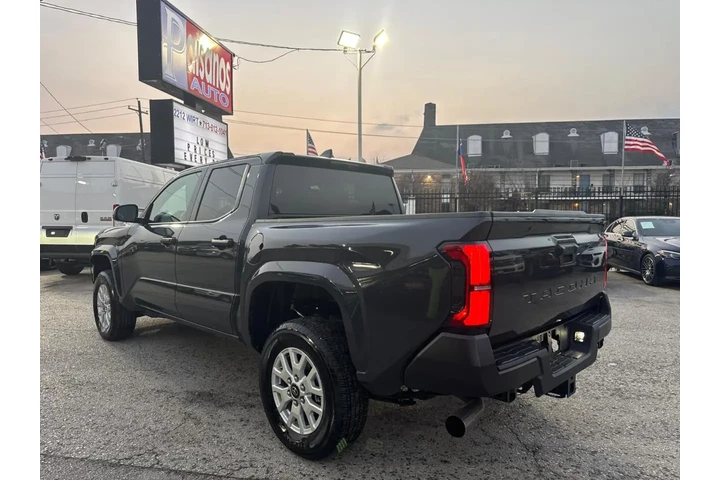 2025 Tacoma SR Double Cab 2WD image 4