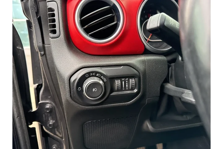 $27999 : Jeep Wrangler Unlimited 2019 image 10