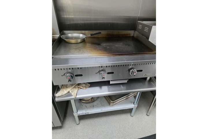 $6 : vendiendo equipo de cocina image 3