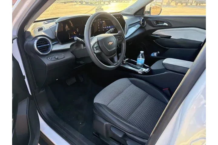 $19987 : Chevrolet Trax 2024 LT 4dr C image 9