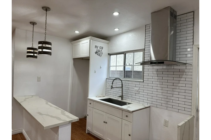 $1600 : Estudio Moderno en Los Angeles image 7