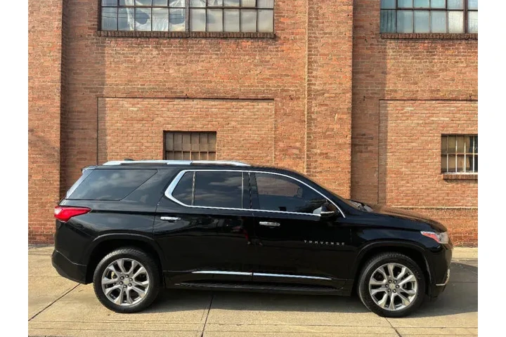 $19925 : 2018 Traverse Premier image 10