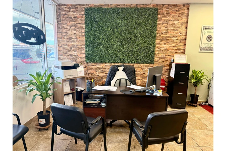 $250 : SE RENTA ESPACIO / ESCRITORIO image 2