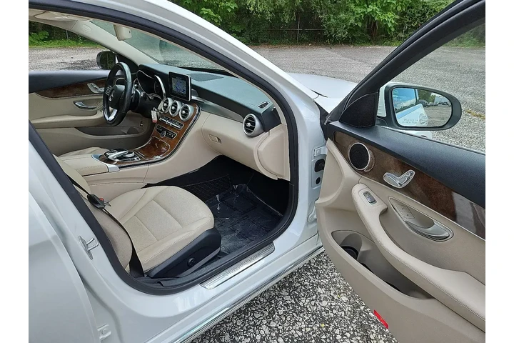 $15494 : Mercedes-Benz C-Class 2016 C image 10