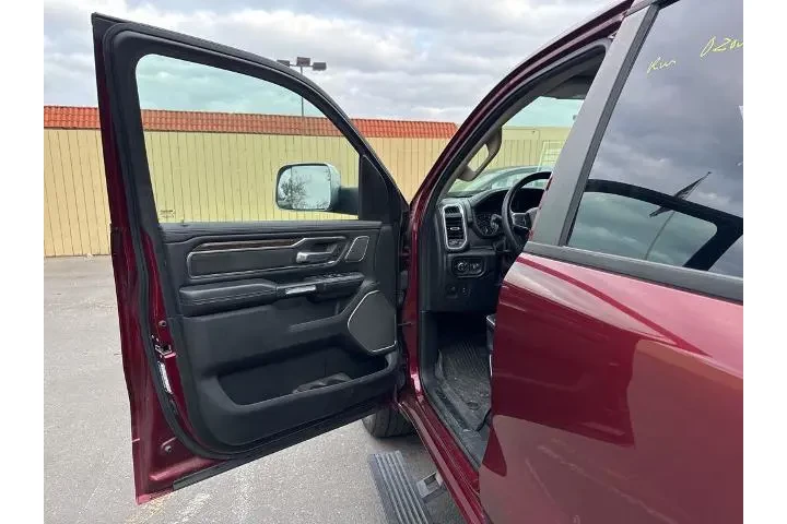 $33000 : Ram 1500 2019 4x4 Laramie 4d image 8