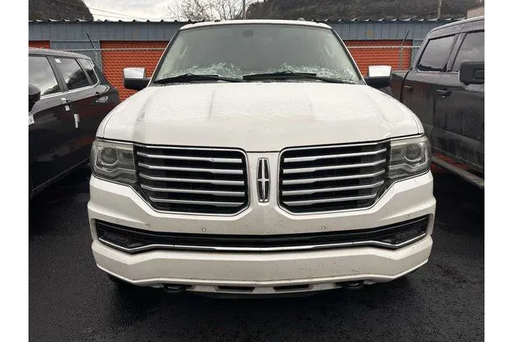 $12999 : Lincoln Navigator 2016 4x4 S image 2