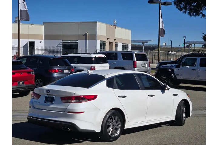 $9999 : Kia Optima 2019 LX 4dr Sedan image 4