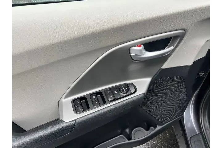 $14997 : Kia Niro Plug-In Hybrid 2018 image 10