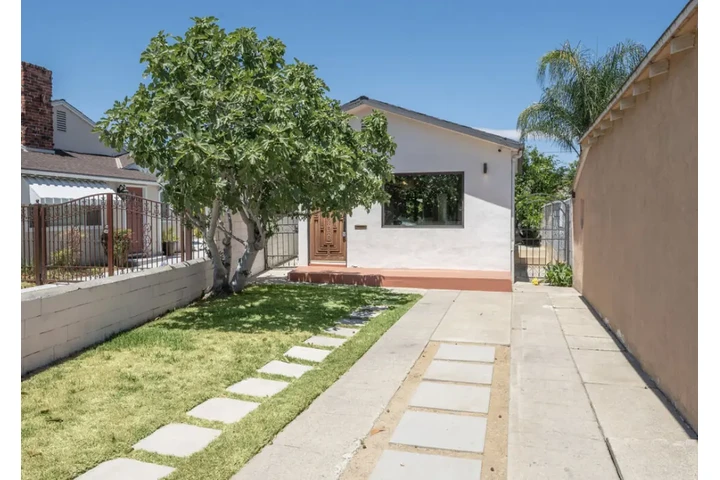 $1400 : %45 discount off rent and depo image 9
