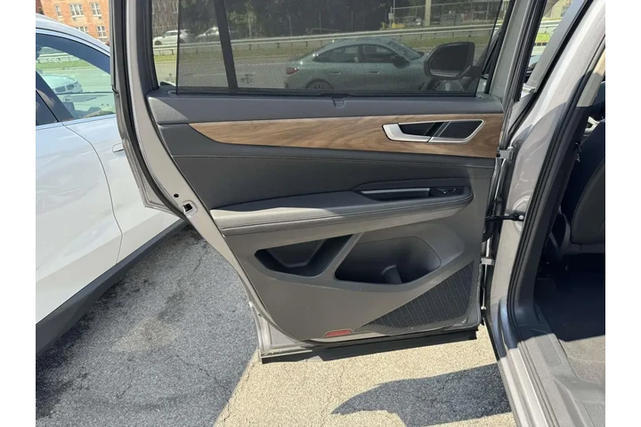 $32985 : Volkswagen Atlas 2025 AWD SE image 10