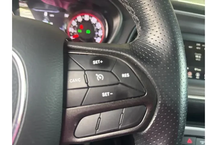 $24827 : Dodge Challenger 2022 SXT 2d image 10